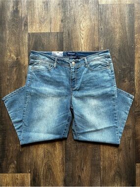 Skinny Fit Capris
